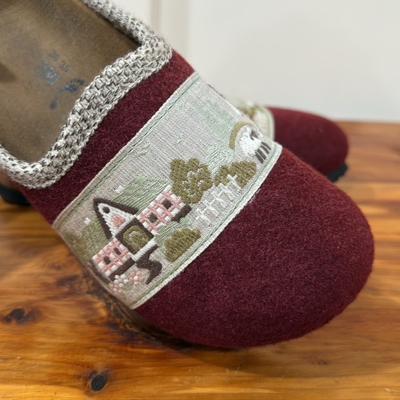 Birki's Birkenstock Storytelling Ribbon Felt Clogs Sheep Windmill Countryside - Picture 3 of 9